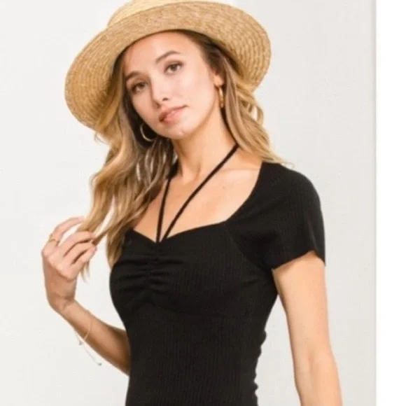 This black dress is flatteringđź‘—ribbed great quality made by special boutique - Picture 3 of 11